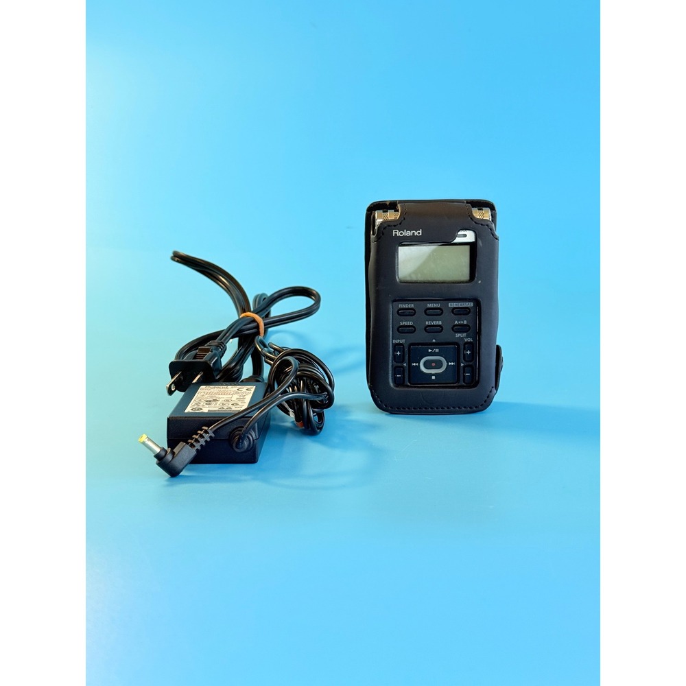 Roland R-05 Wave MP3 Stereo Recorder Portable Digital Audio Recorder Used